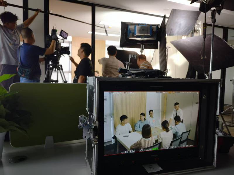 濉溪县TVC拍摄公司：科技产品视觉化大师，诠释未来感与功能美学